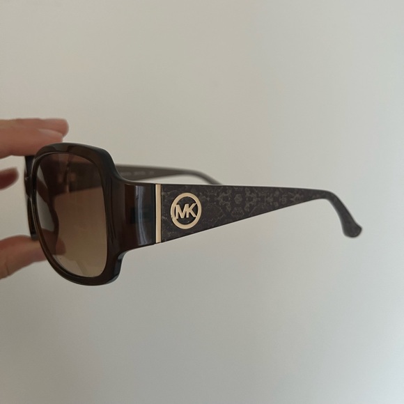 Michael Kors M2747S Sunglasses - Picture 1 of 6